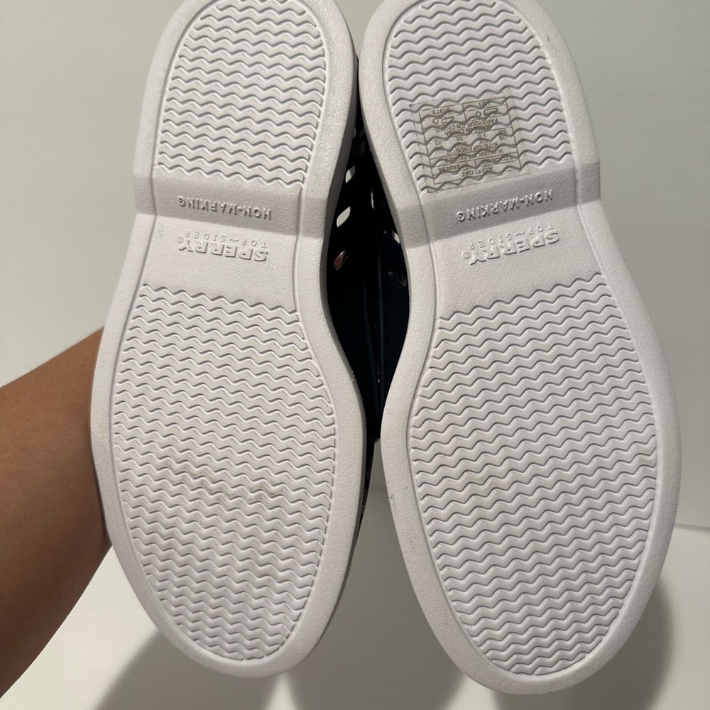 Sperry - Picture 7 of 7